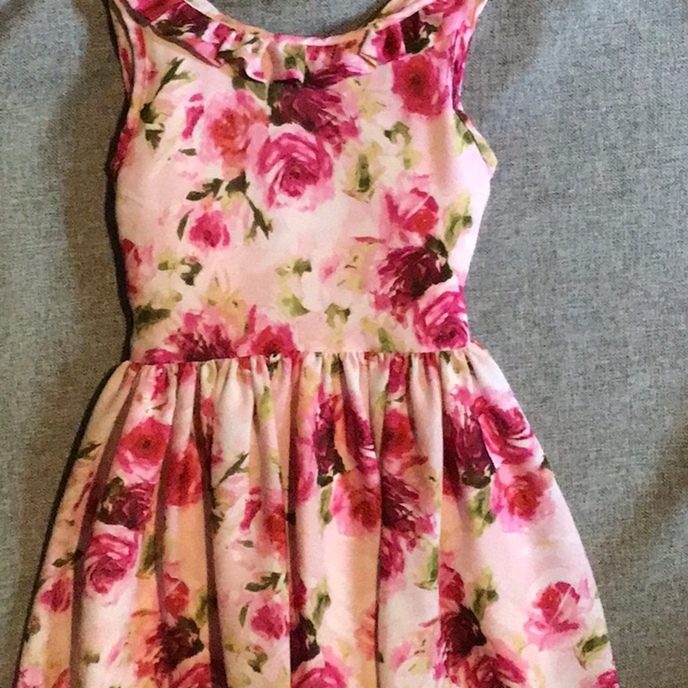 Pretty girls floral pattern dress